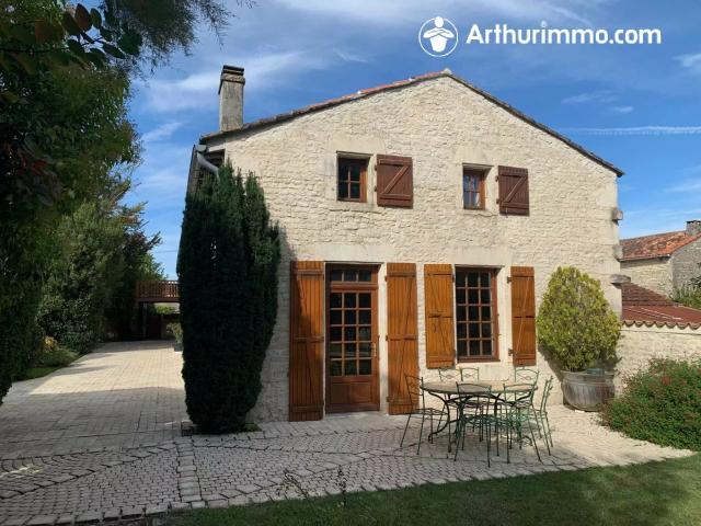 Maison vente à Saint-Jean-d'Angély, Saint-martin-de-juillers