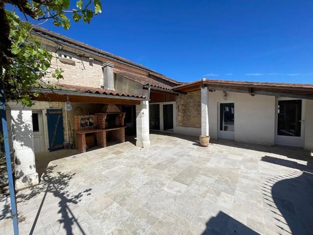 Maison vente à Nontron, Léguillac-de-cercles