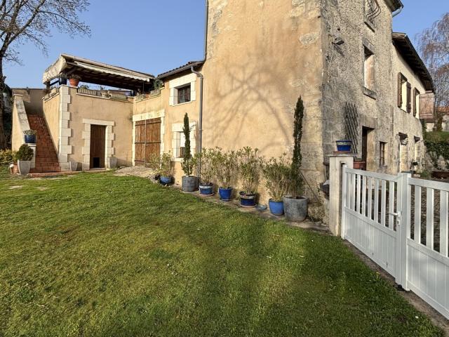 Maison vente à Nontron, Biras