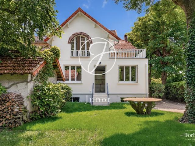 Maison vente à Nanterre, Saint-cloud