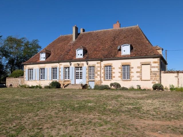 Maison vente à Bourbon-l'Archambault, Allier