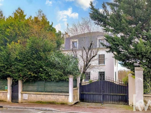Maison vente à Le Mesnil-le-roi, Carrières-sous-Bois