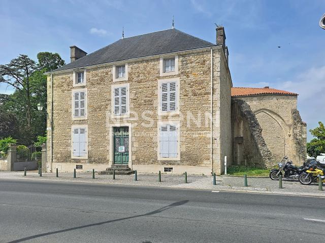 Maison vente à Fontenay-le-Comte, Sainte-hermine