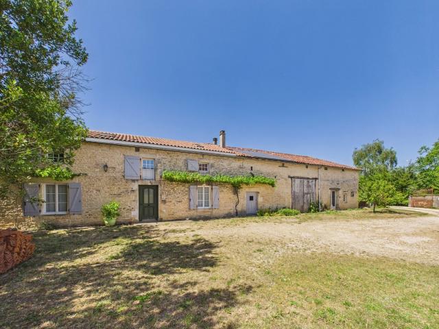 Maison vente à Salles-de-Villefagnan, Charente
