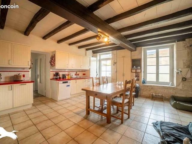 Maison vente à Fontenay-le-Comte, Velluire