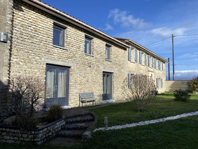 Maison vente à Angoulême, Roullet-saint-estèphe