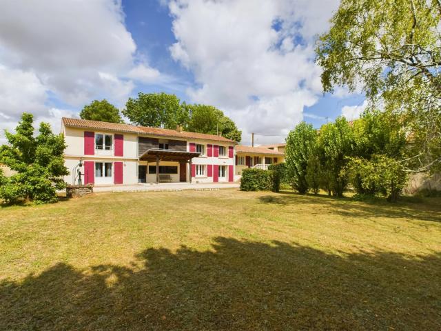 Maison vente à Saint-Jean-d'Angély, Néré