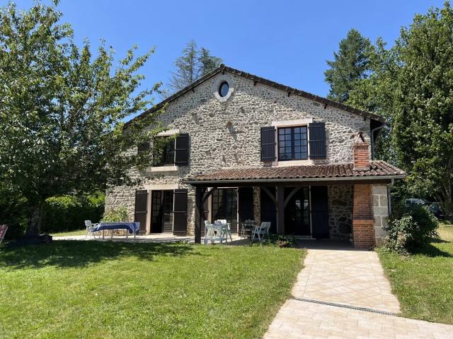 Maison vente à Nontron, Champniers-et-reilhac