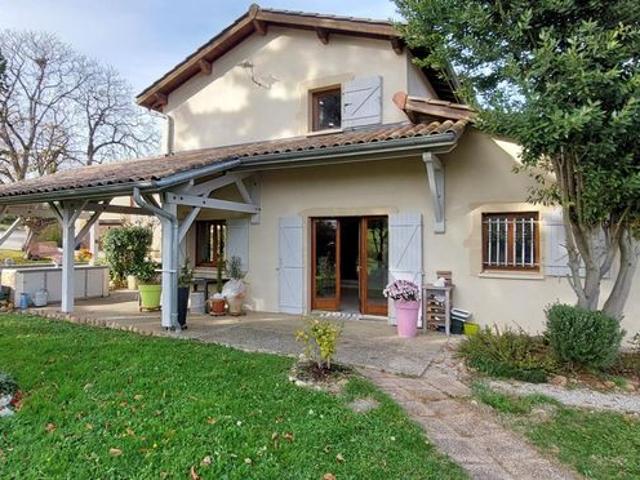 Maison vente à Vienne, Cour-et-buis
