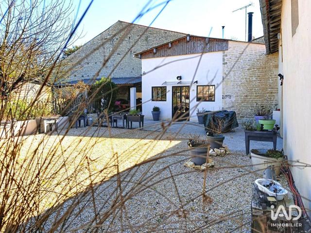 Maison vente à Saint-Jean-d'Angély, Nouvelle-Aquitaine