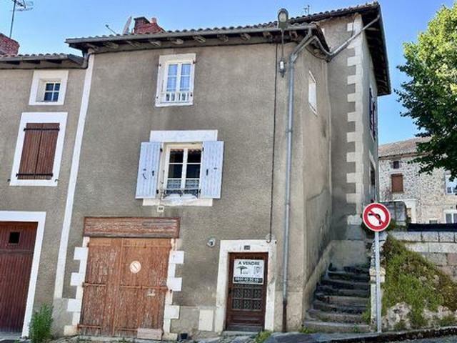 Maison vente à Confolens, Chabanais