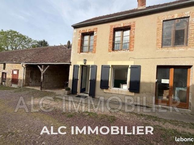 Maison vente à Alençon, Essay