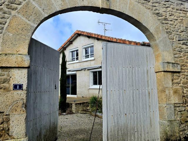 Maison vente à Cognac, Saint-genis-d'hiersac