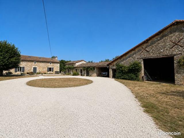 Maison vente à Niort, Rom
