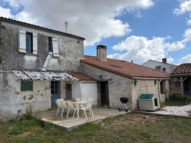 Maison vente à Fontenay-le-Comte, Sainte-gemme-la-plaine