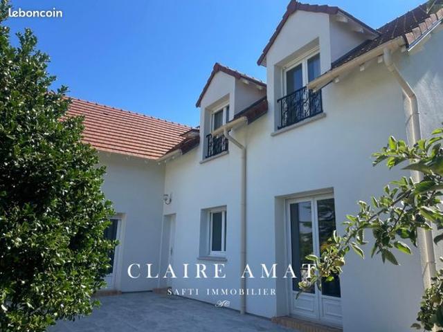 Maison vente à Versailles, Plaisir