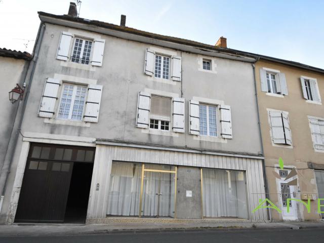 Maison vente à Montmorillon, Charroux