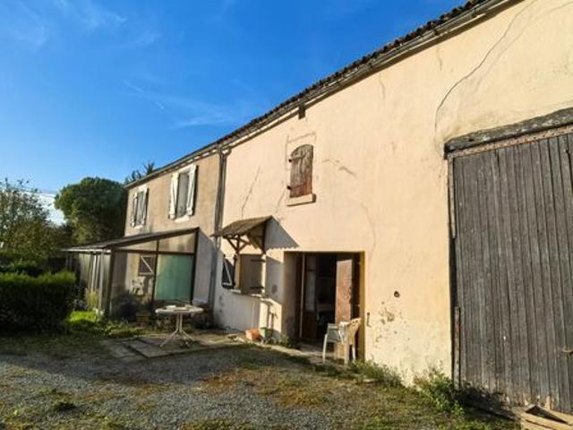 Maison vente à Saint-Jean-d'Angély, Villeneuve-la-comtesse