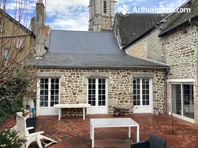 Maison vente à Mayenne, Courcité