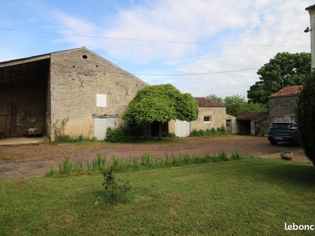 Maison vente à Saint-Jean-d'Angély, Loulay