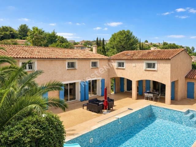 Maison vente à Arrondissement de Toulon, Carqueiranne