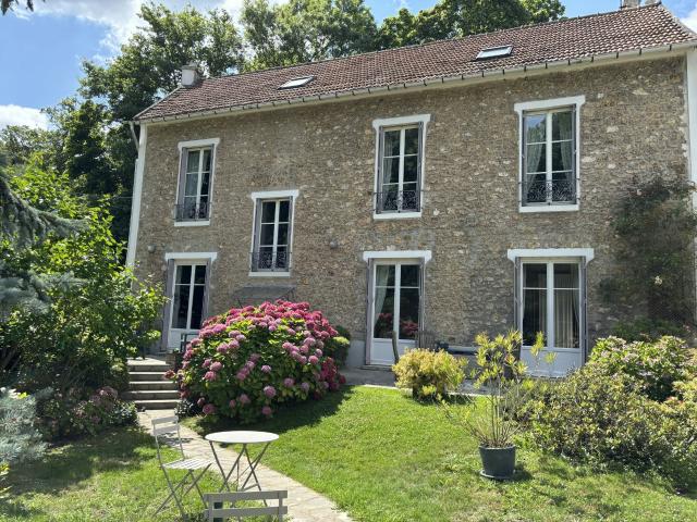Maison vente à Versailles, Châteaufort