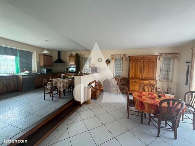 Maison vente à Beaufort-en-Anjou, Maine-et-Loire