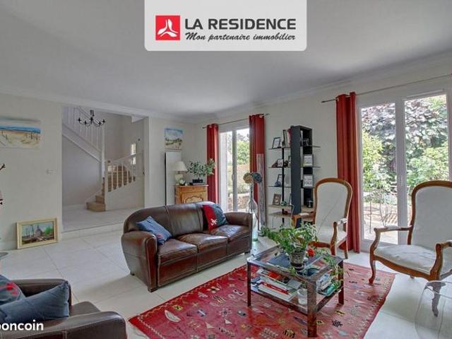 Maison vente à Saint-Germain-en-Laye, Chambourcy