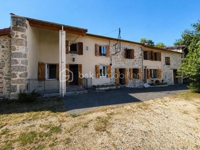 Maison vente à La Croix de Laye, Noirétable