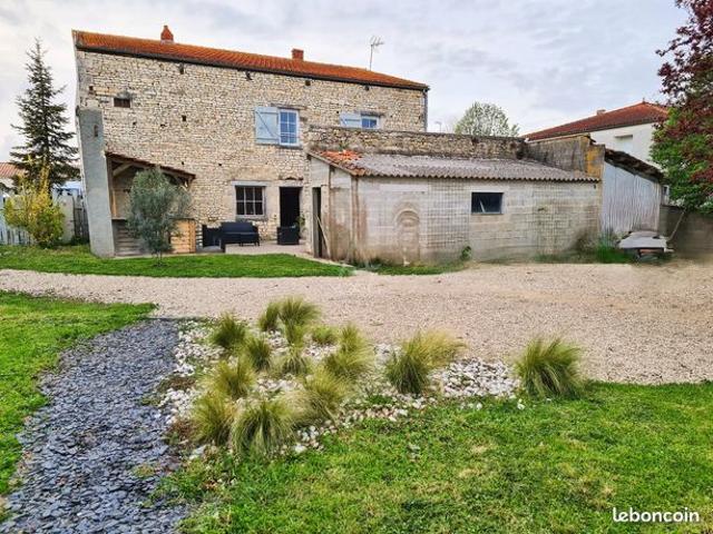 Maison vente à Angliers, Charente-Maritime