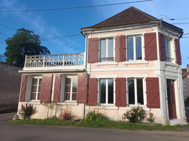 Maison vente à Escolives-Sainte-Camille, Yonne