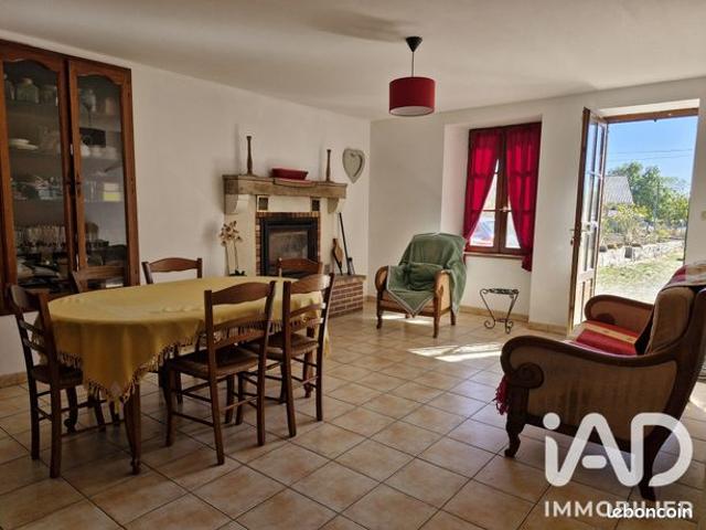 Maison vente à Pleuville, Charente