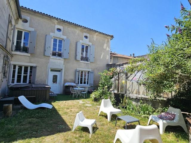 Maison vente à Cognac, Barbezieux-saint-hilaire