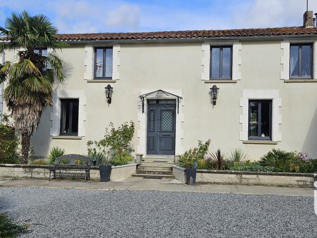 Maison vente à Confolens, Besse