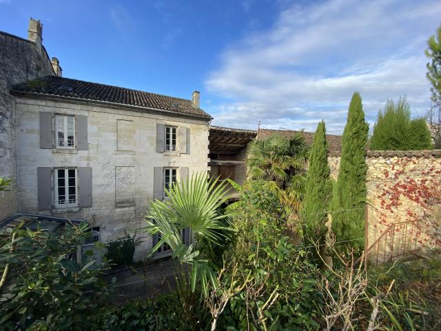 Maison vente à Cognac, Châteauneuf-sur-charente