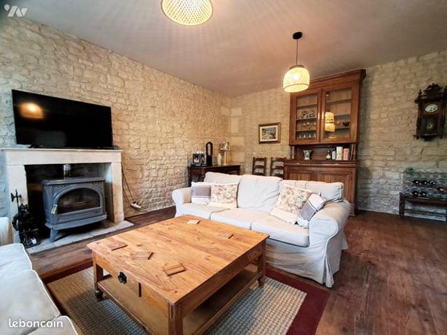 Maison vente à Saint-Jean-d'Angély, Saint-pierre-de-juillers