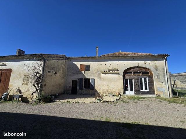 Maison vente à Saint-Jean-d'Angély, Saint-pierre-de-juillers