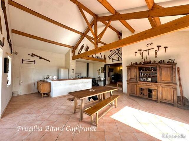 Maison vente à Saint-Jean-d'Angély, Bords