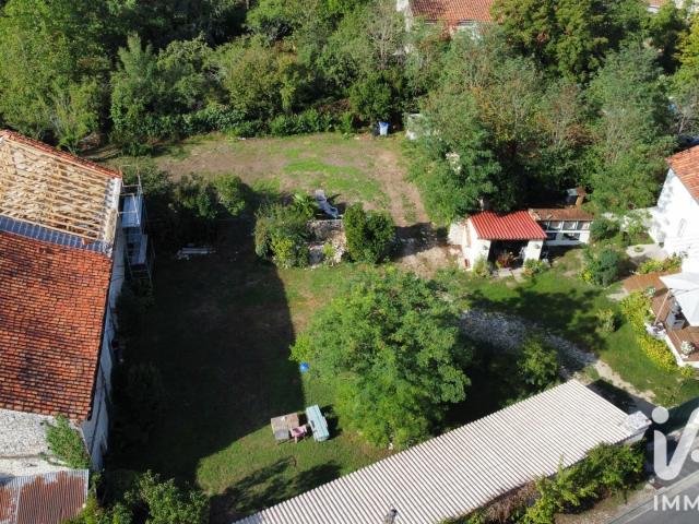 Maison vente à L'Aiguille, Coulgens