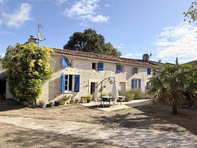 Maison vente à Saint-Jean-d'Angély, Saint-hilaire-de-villefranche
