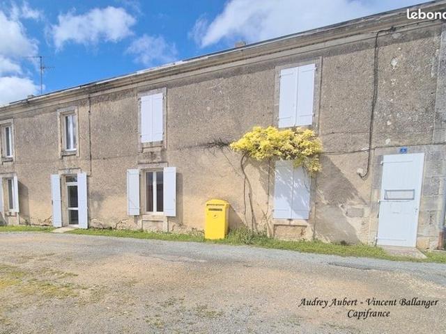 Maison vente à Saint-Jean-d'Angély, Puyrolland