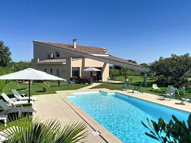 Maison vente à Carpentras, Le Beaucet
