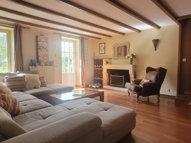 Maison vente à Saint-Jean-d'Angély, Asnières-la-giraud