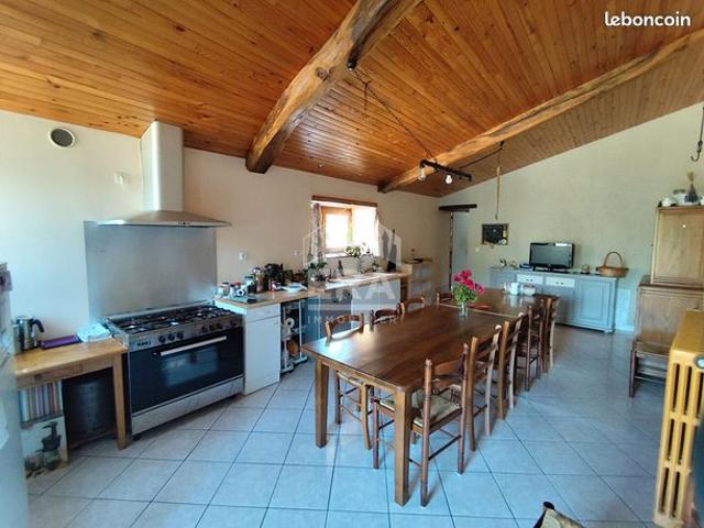 Maison vente à Confolens, Courcôme