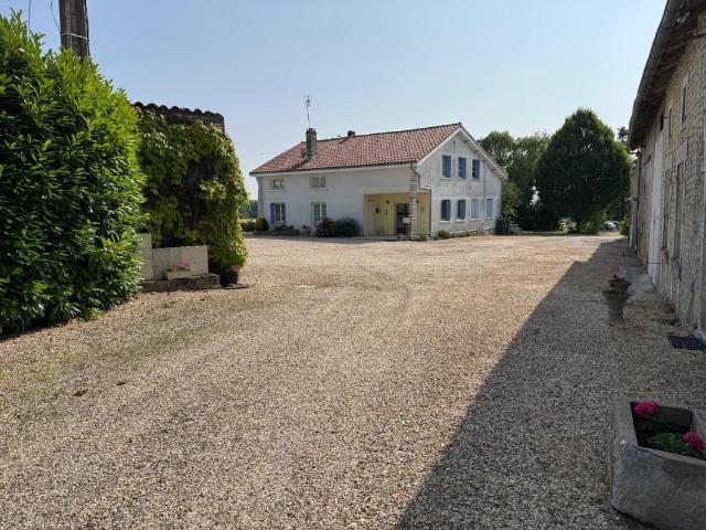 Maison vente à Cognac, Berneuil