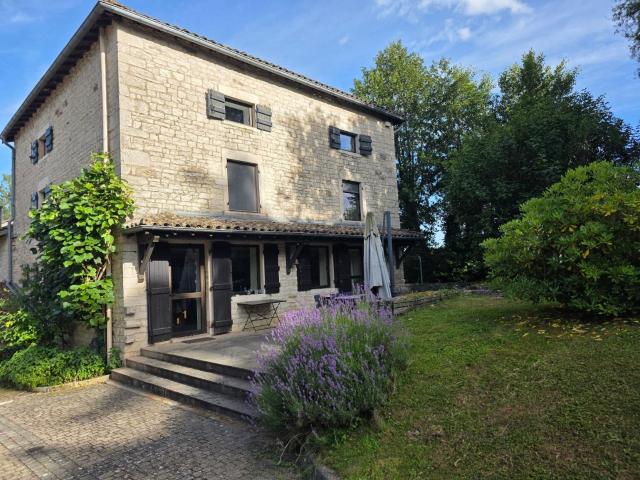 Maison vente à Mâcon, Tournus