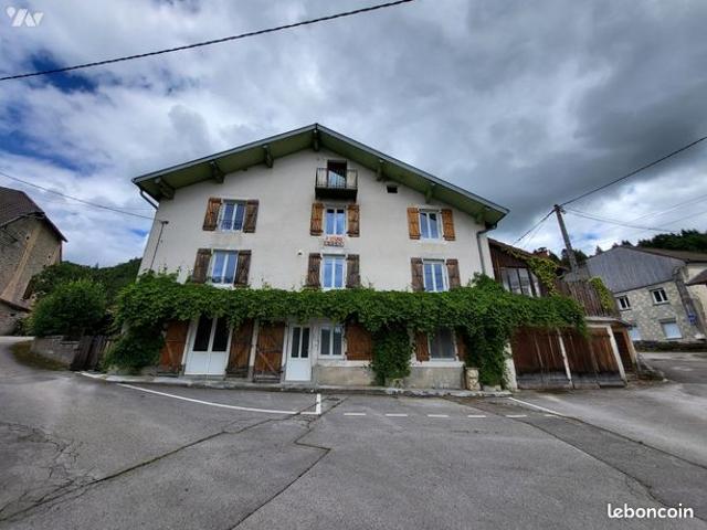 Maison vente à Lons-le-Saunier, Syam