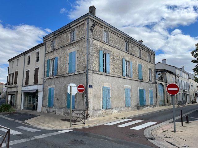 Maison vente à Aigre