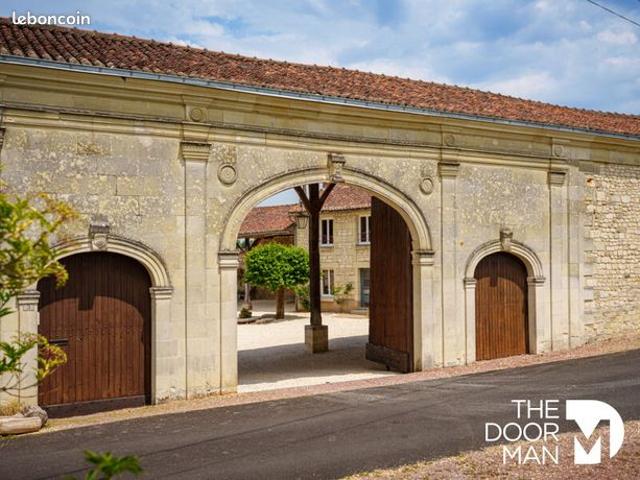 Maison vente à Châtellerault, Les Trois-moutiers