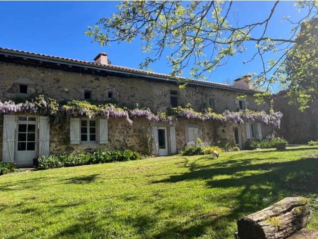 Maison vente à Confolens, Mazerolles